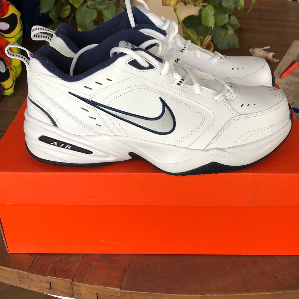 Nike tennis shoes
